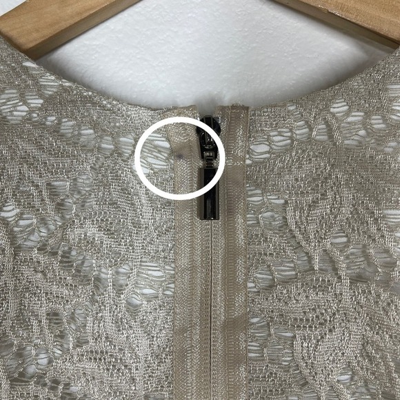 Black Halo Lace Long Sleeve Sheath Dress Size 2 - Picture 7 of 9